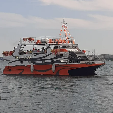 В 16:00 FISH-TOUR на теплоходе "МЕТЕОР"